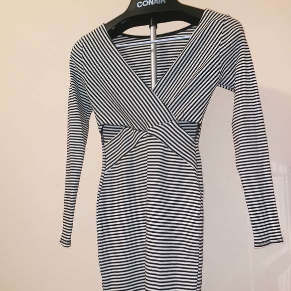 Dress - Picture 2 of 5